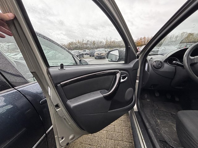 Dacia duster 1.5 dci 4x2 laureate fap, 2010 - afbeelding 33 van  35