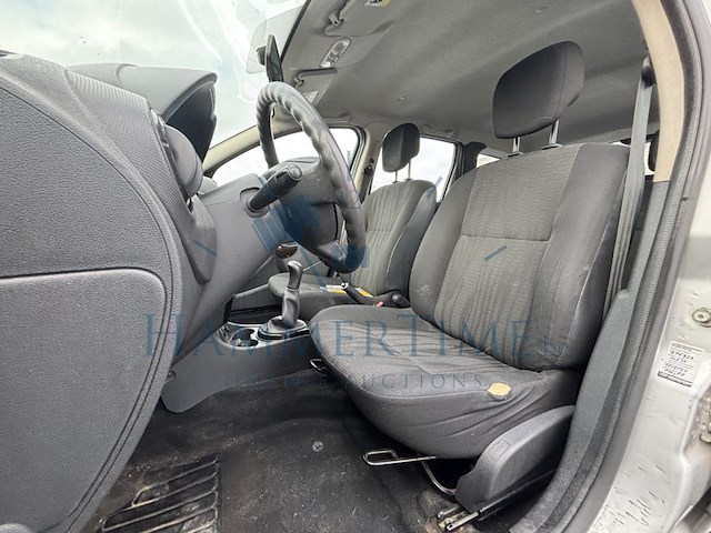 Dacia duster 1.5 dci 4x2 laureate fap, 2012 - afbeelding 2 van  33