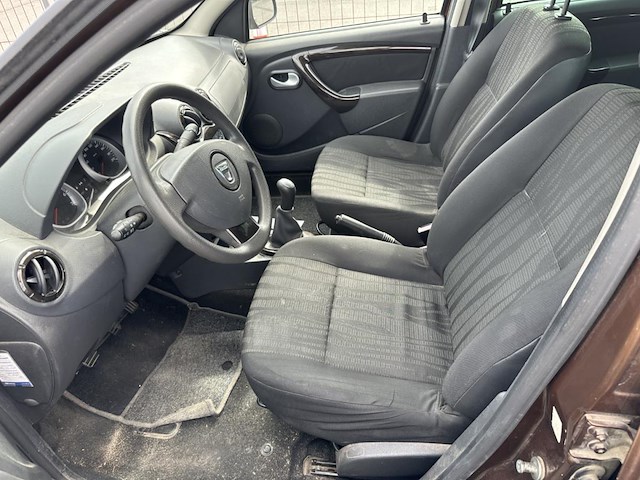 Dacia duster 1.5 dci 4x2 laureate,2010 - afbeelding 28 van  30