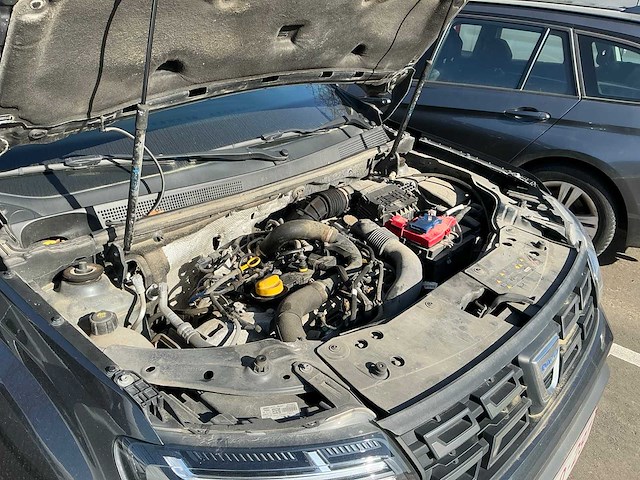 Dacia duster personenauto - afbeelding 9 van  15