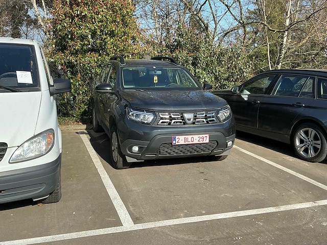 Dacia duster personenauto - afbeelding 12 van  15