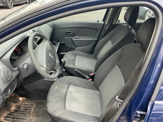 Dacia logan personenauto - afbeelding 5 van  16