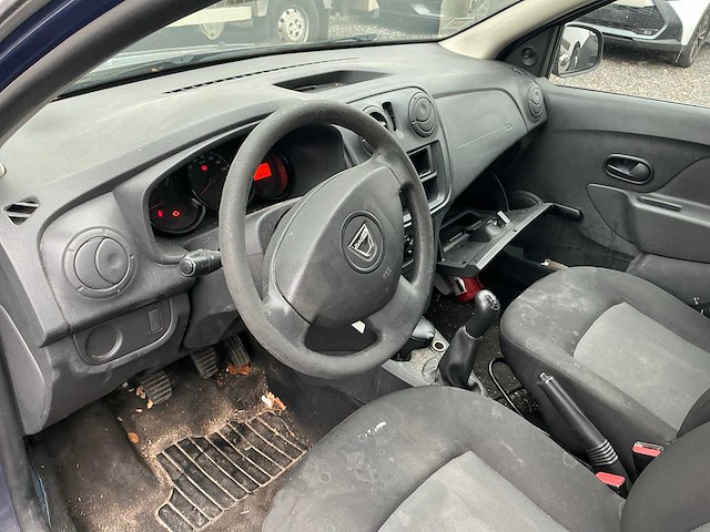 Dacia logan personenauto - afbeelding 6 van  16