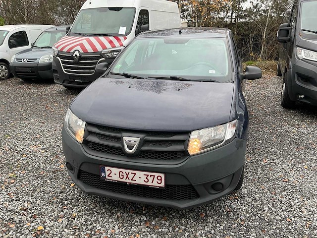 Dacia logan personenauto - afbeelding 9 van  16