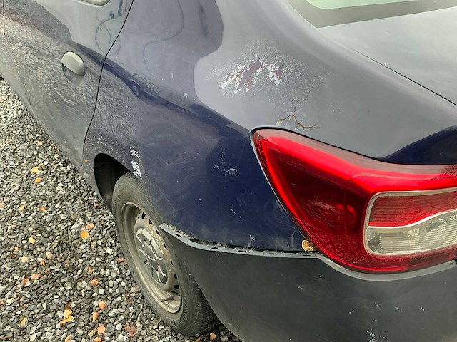 Dacia logan personenauto - afbeelding 15 van  16