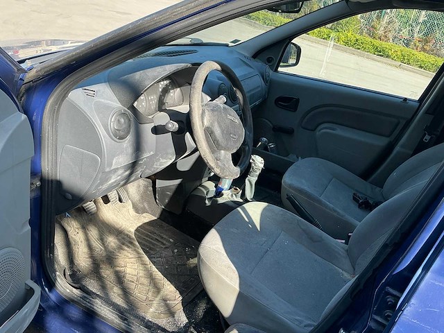 Dacia logan personenauto - afbeelding 2 van  15