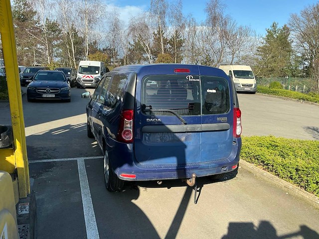 Dacia logan personenauto - afbeelding 10 van  15
