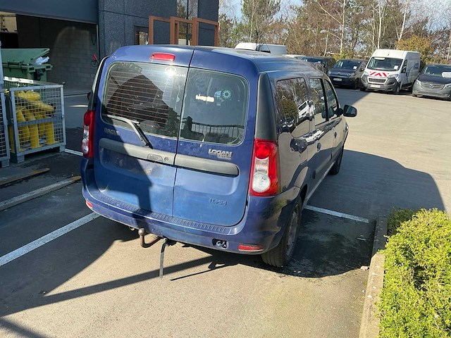 Dacia logan personenauto - afbeelding 12 van  15