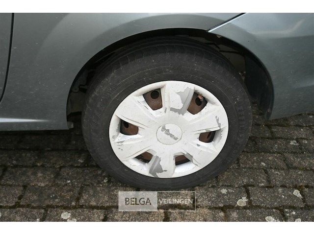 Dacia logan - afbeelding 2 van  11