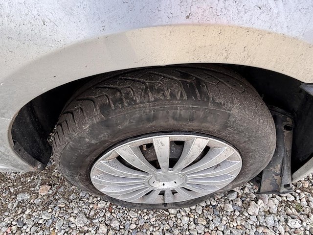 Dacia logan - afbeelding 10 van  12