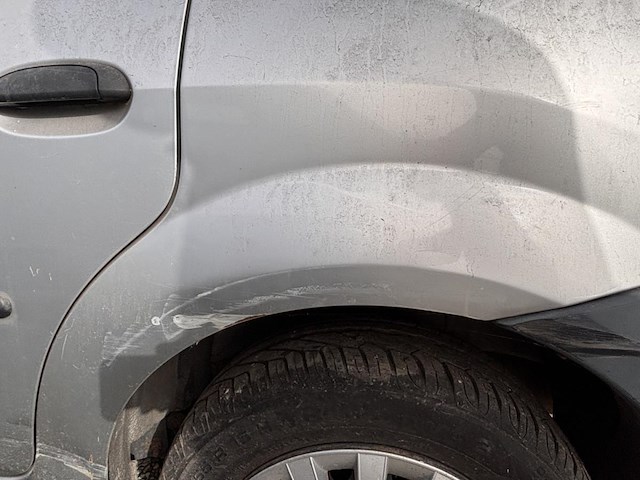 Dacia logan - afbeelding 12 van  12