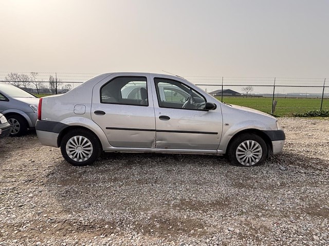 Dacia logan - afbeelding 4 van  12