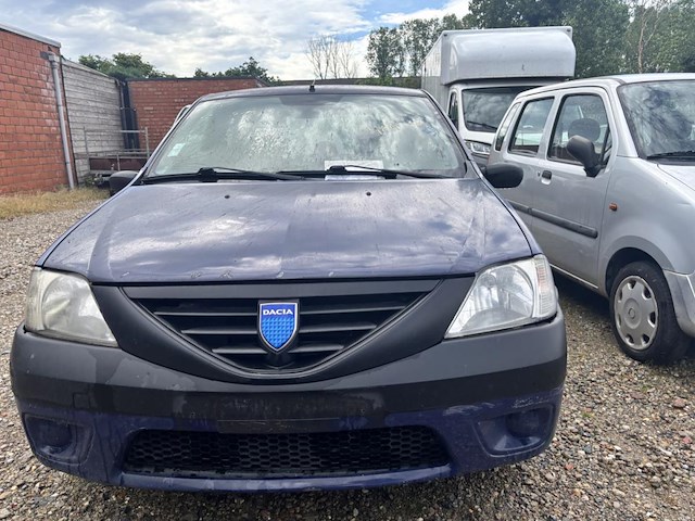 Dacia logan - afbeelding 2 van  8