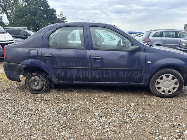 Dacia logan - afbeelding 4 van  8