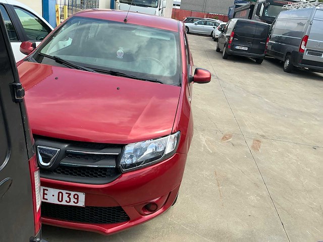 Dacia sandero personenauto - afbeelding 10 van  16