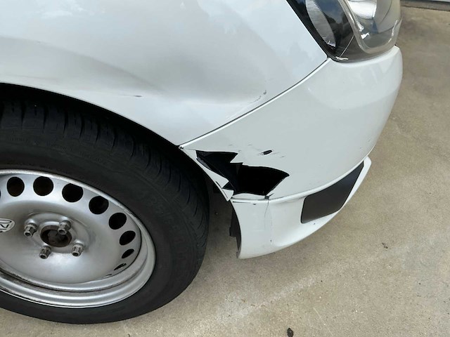 Dacia sandero personenauto - afbeelding 13 van  14