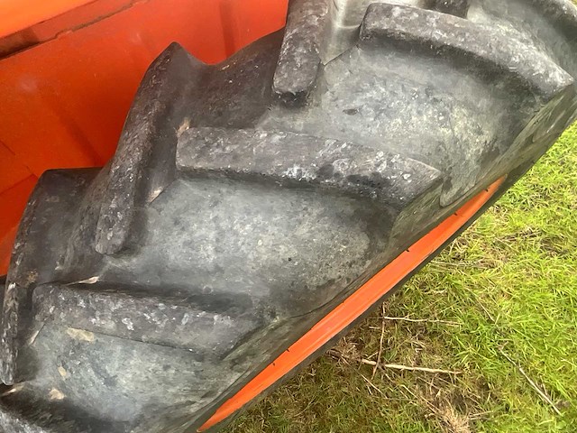 Daedong met voorlader - minitractor - afbeelding 4 van  17