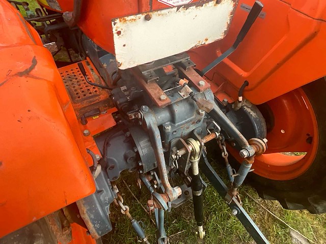 Daedong met voorlader - minitractor - afbeelding 8 van  17