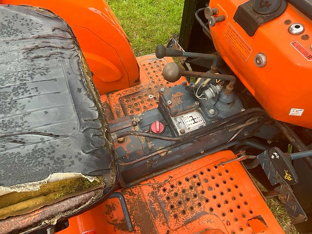 Daedong met voorlader - minitractor - afbeelding 14 van  17