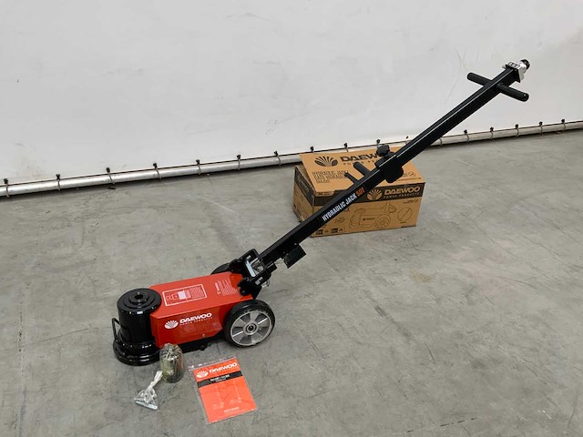 Daewoo - 2025 - 50t. dahj - garagekrik - afbeelding 1 van  15