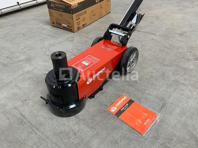 Daewoo - 2025 - 80t. dahj -garage krik 80t - afbeelding 8 van  10