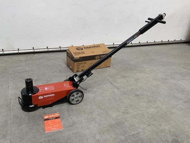 Daewoo - 2025 - 80t. dahj -garage krik 80t - afbeelding 1 van  10