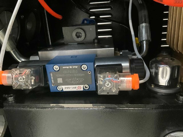 Daewoo - 2025 - da5100-hc - hydraulische slangenpers - afbeelding 4 van  13