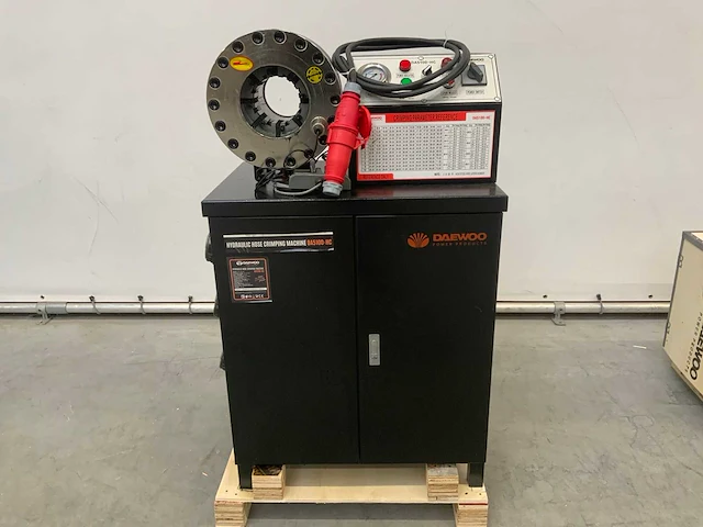 Daewoo - 2025 - da5100-hc - hydraulische slangenpers - afbeelding 1 van  13