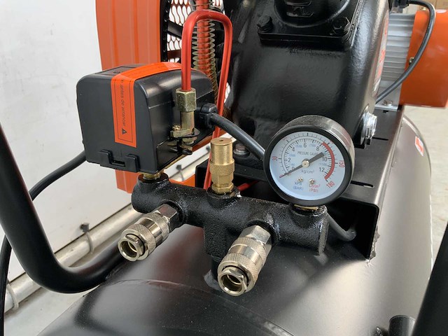 Daewoo - 2025 - daax100l - luchtcompressor 100l - afbeelding 2 van  16