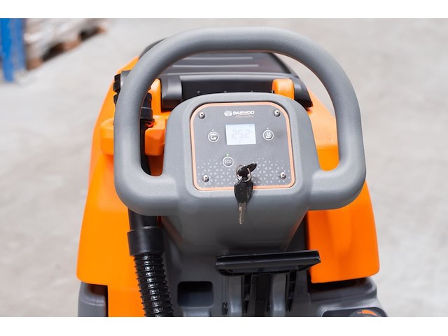 Daewoo - 2025 - dafl50a - schrobmachine - afbeelding 11 van  17