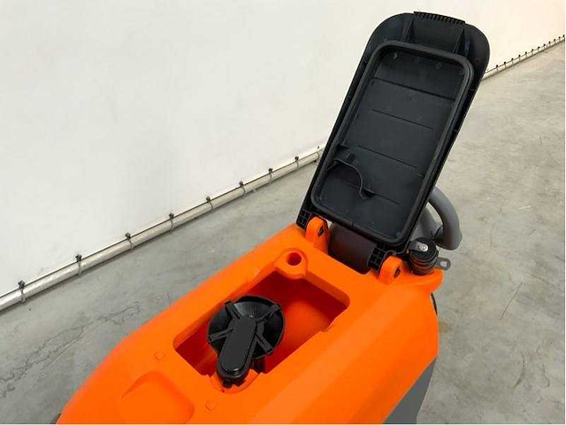 Daewoo - 2025 - dafl50a - vloerschrobmachine - afbeelding 6 van  41