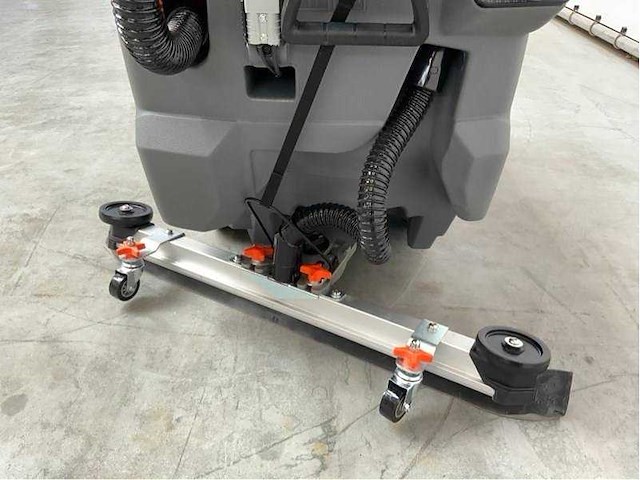 Daewoo - 2025 - dafl50a - vloerschrobmachine - afbeelding 2 van  27