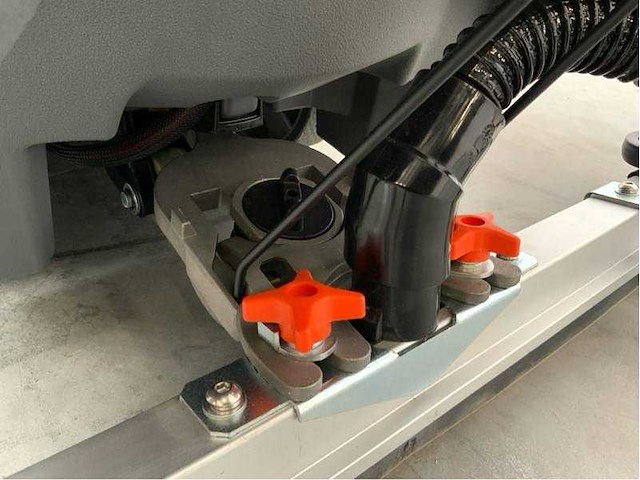 Daewoo - 2025 - dafl50a - vloerschrobmachine - afbeelding 9 van  27