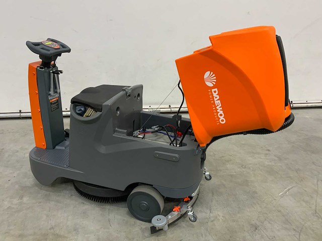 Daewoo - 2025 - dafr70 - zit schrobzuigmachine - afbeelding 2 van  9