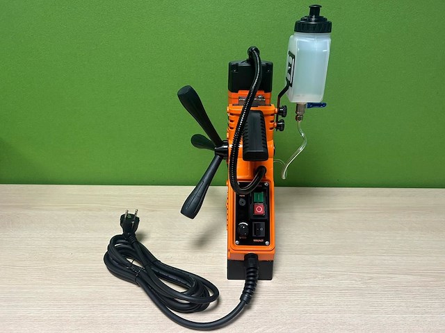 Daewoo - 2025 - damcd1600 - magnetische boormachine - afbeelding 5 van  10