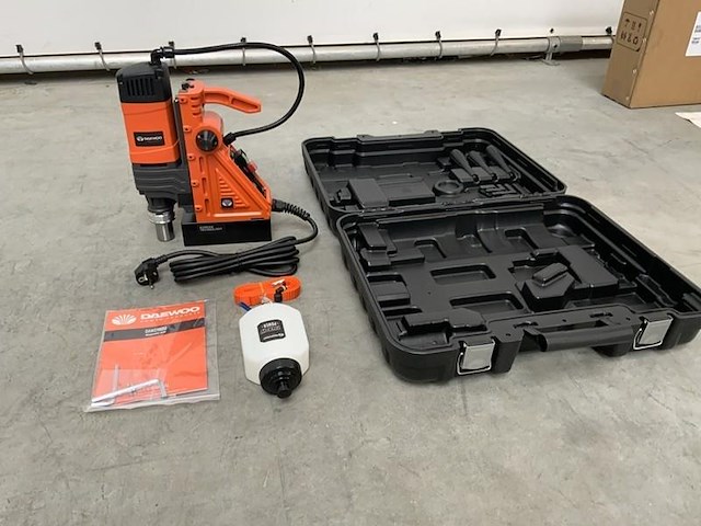 Daewoo - 2025 - damd 1600 - magnetische boormachine - afbeelding 1 van  9