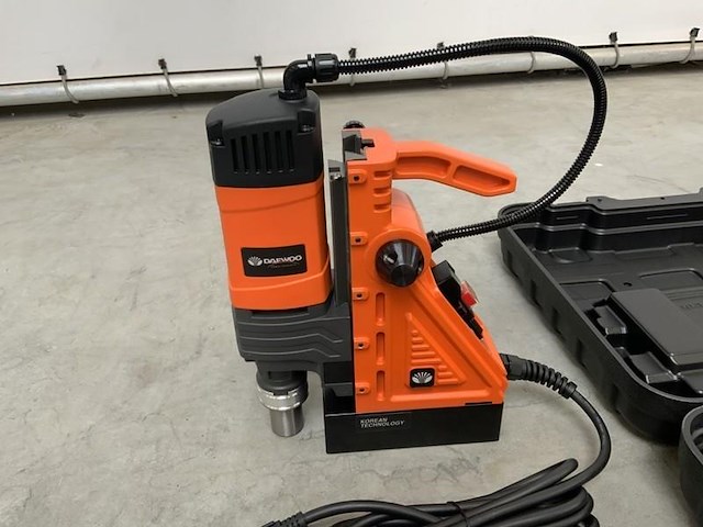 Daewoo - 2025 - damd 1600 - magnetische boormachine - afbeelding 2 van  9