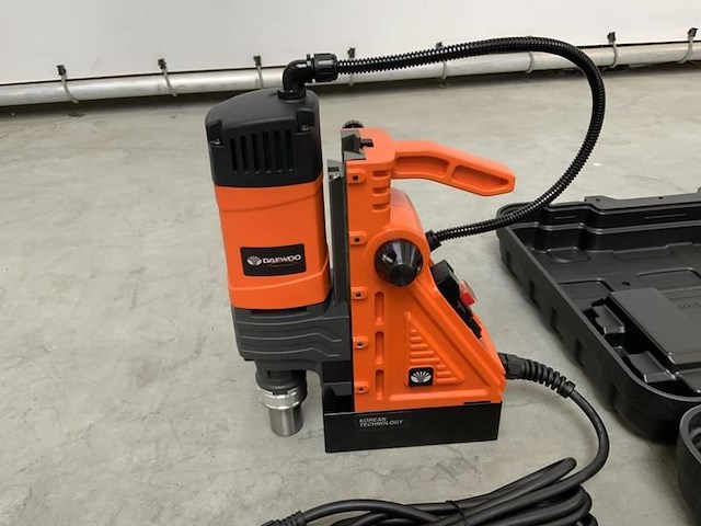 Daewoo - 2025 - damd 1600 - magnetische boormachine - afbeelding 2 van  9