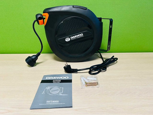 Daewoo - 2025 - dapcr20 - automatisch oprolbare kabelhaspel 20m - afbeelding 2 van  5