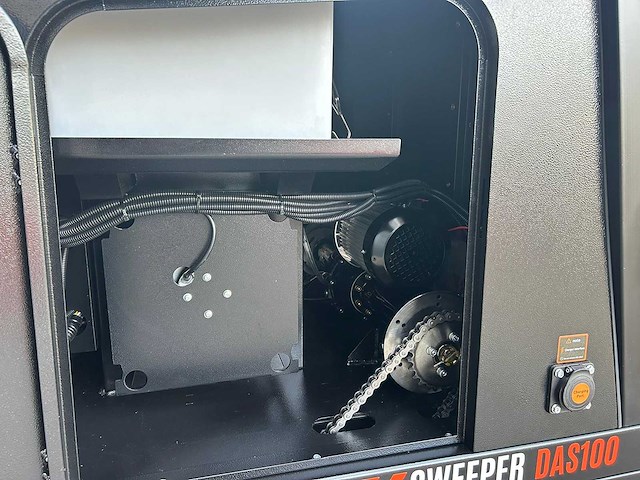 Daewoo - 2025 - das100 - parkeerplaats veegmachine - afbeelding 23 van  30