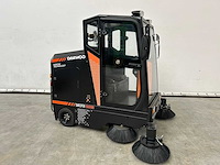 Daewoo - 2025 - das100 - parkeerplaats veegmachine - afbeelding 27 van  30