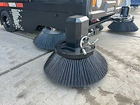 Daewoo - 2025 - das100 - parkeerplaats veegmachine - afbeelding 17 van  27