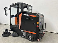 Daewoo - 2025 - das100 - parkeerplaats veegmachine - afbeelding 25 van  27