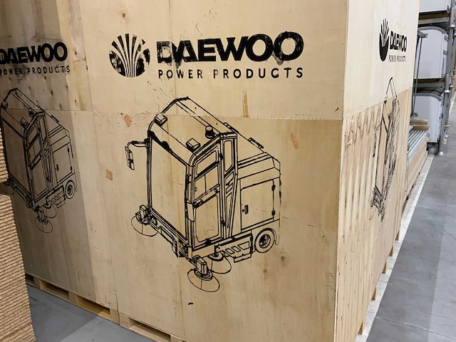 Daewoo - 2025 - das100 - parkeerplaats veegmachine - afbeelding 3 van  26