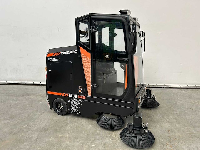 Daewoo - 2025 - das100 - parkeerplaats veegmachine - afbeelding 29 van  30