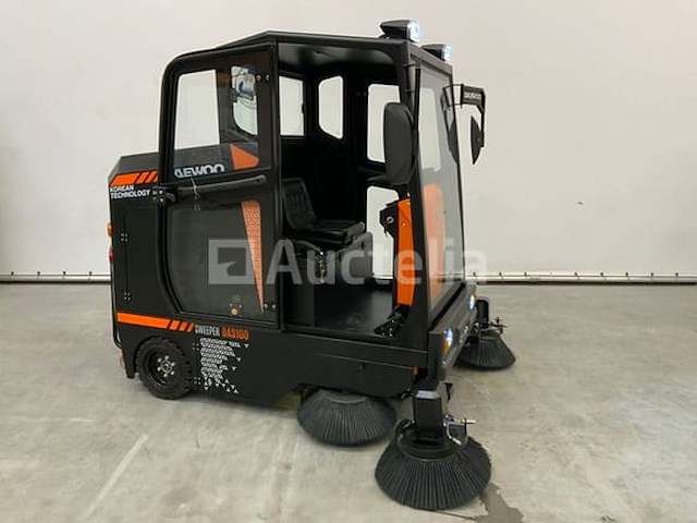 Daewoo - 2025 - das100 - straatveegmachine - afbeelding 10 van  25