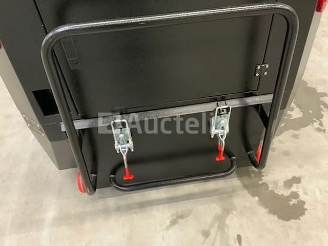 Daewoo - 2025 - das100 - straatveegmachine - afbeelding 14 van  25