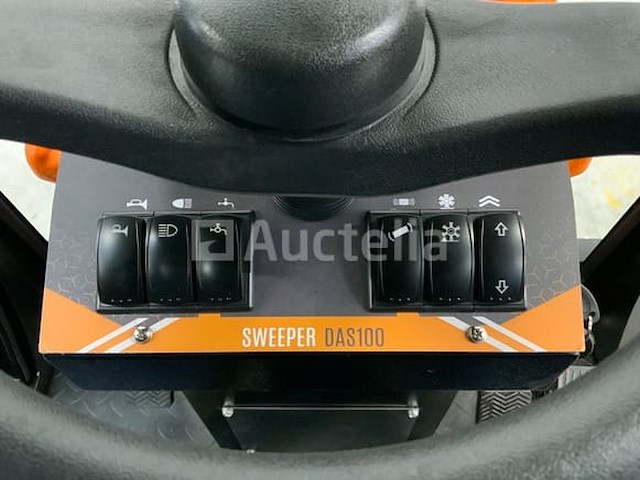 Daewoo - 2025 - das100 - straatveegmachine - afbeelding 12 van  25