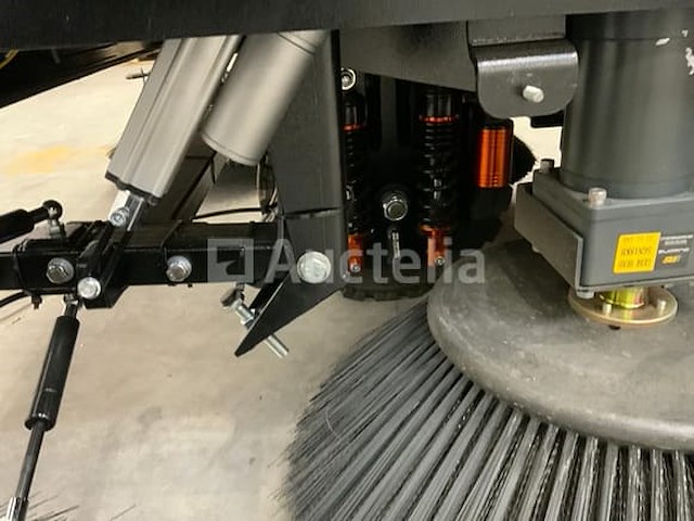Daewoo - 2025 - das100 - straatveegmachine - afbeelding 19 van  25