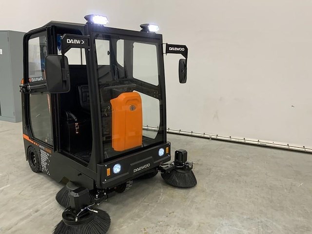 Daewoo - 2025 - das100 - straatveegmachine - afbeelding 22 van  25
